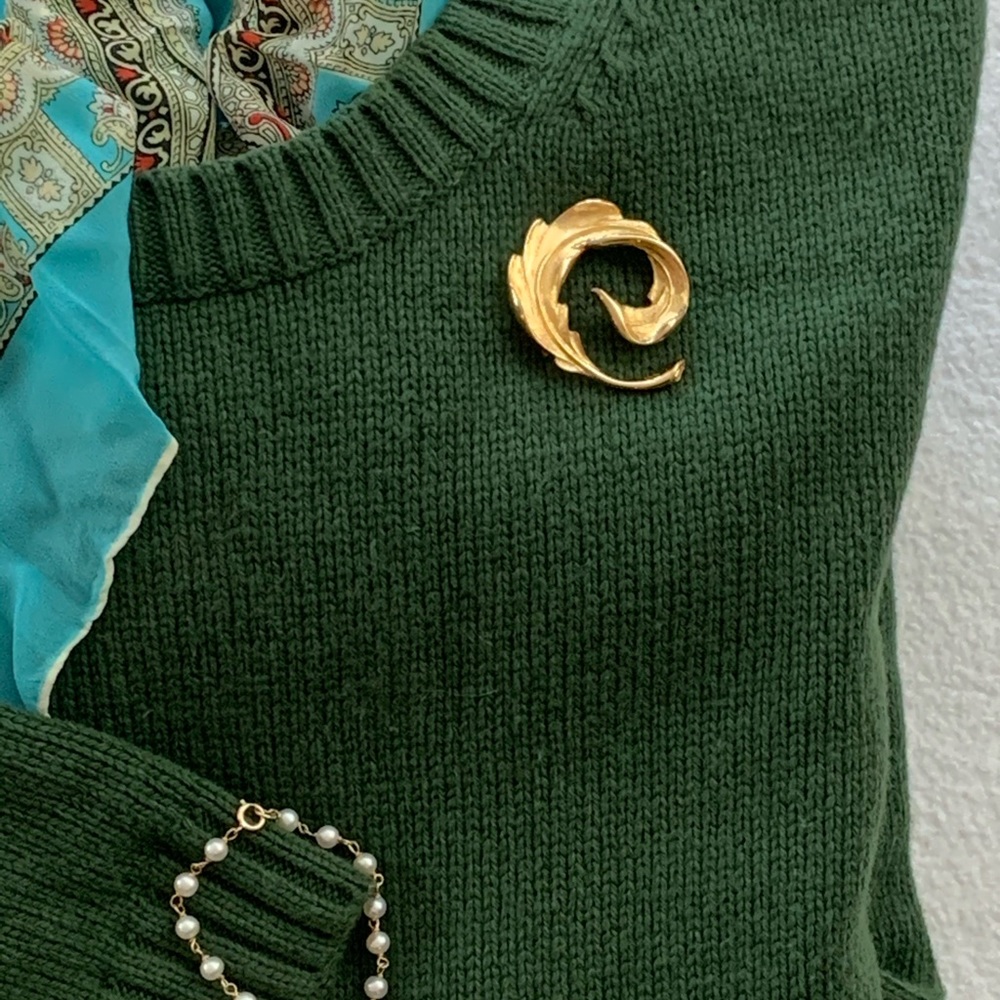 Vintage Monet Gold Tone Leaf Brooch Pin